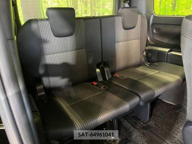 Toyota VOXY 2020-05 321682-11