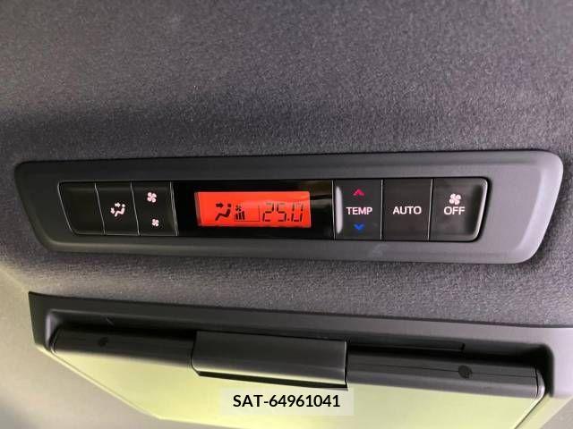 Toyota VOXY 2020-05 321682-8