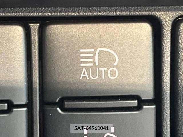 Toyota VOXY 2020-05 321682-7