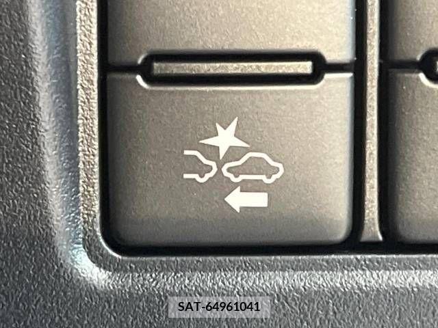 Toyota VOXY 2020-05 321682-6