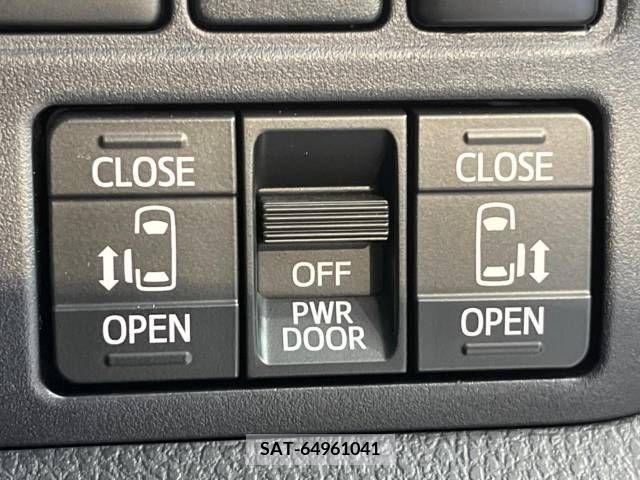 Toyota VOXY 2020-05 321682-5