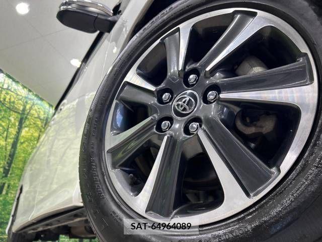 Toyota VOXY 2017-11 370393-14