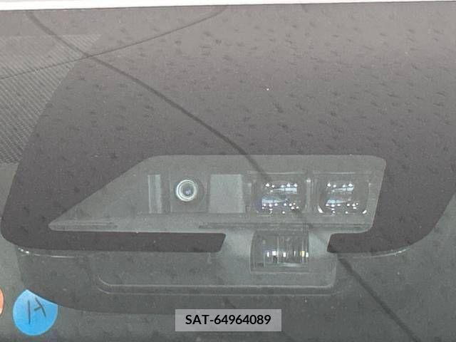 Toyota VOXY 2017-11 370393-2