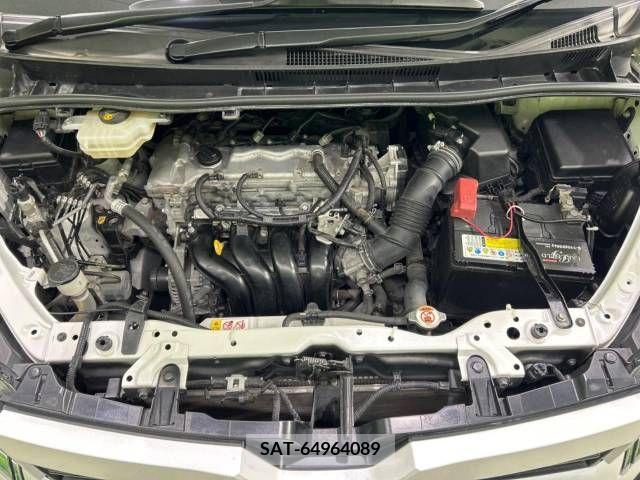 Toyota VOXY 2017-11 370393-19