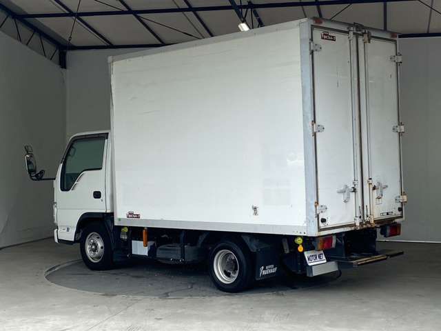 Isuzu ELF TRUCK 2009-06 8622-12
