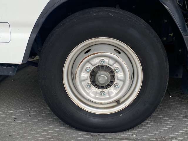 Isuzu ELF TRUCK 2009-06 8622-15