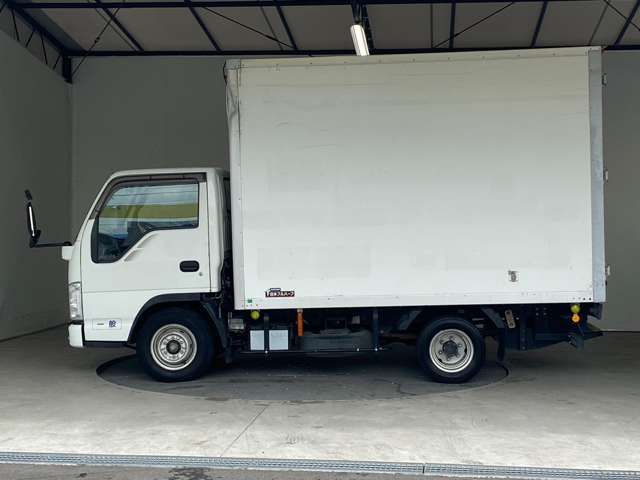Isuzu ELF TRUCK 2009-06 8622-13