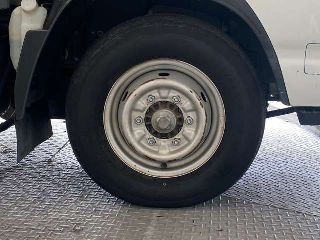Isuzu ELF TRUCK 2009-06 8622-16