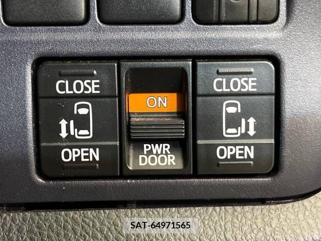 Toyota VOXY 2015-07 370471-4