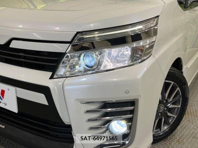 Toyota VOXY 2015-07 370471-13