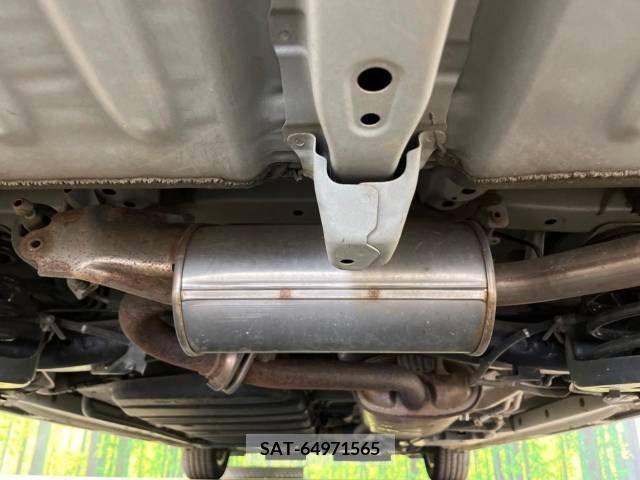 Toyota VOXY 2015-07 370471-19