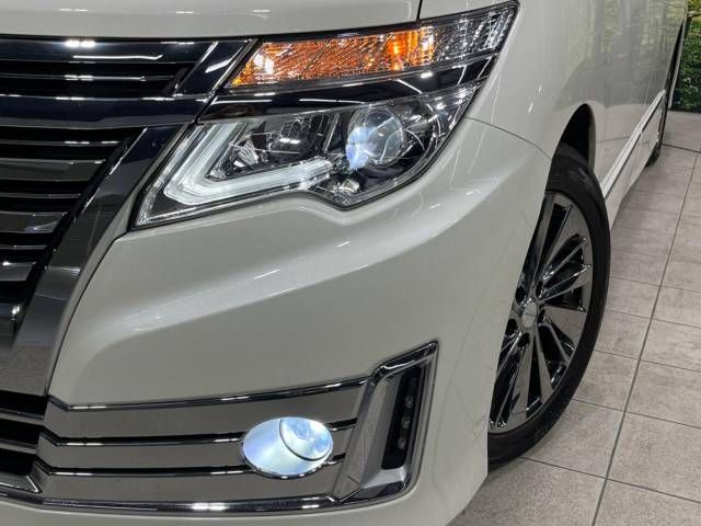 Nissan ELGRAND 2017-08 12810-13
