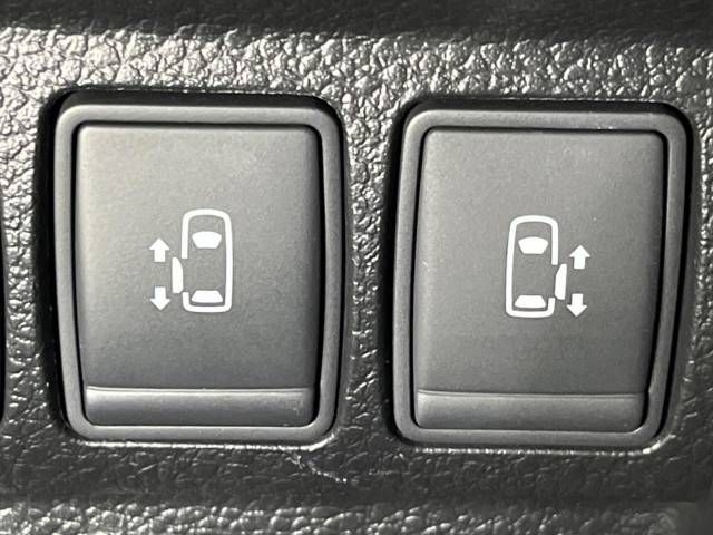 Nissan ELGRAND 2017-08 12810-3