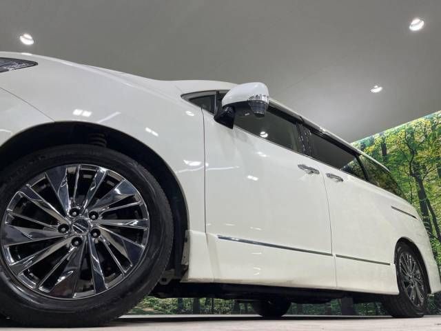 Nissan ELGRAND 2017-08 12810-14