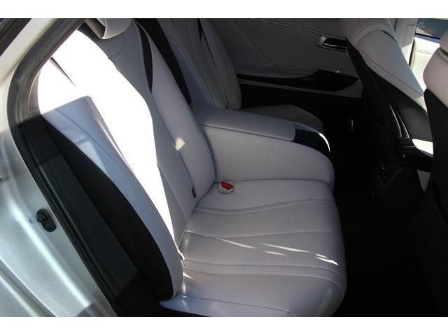 Toyota Mirai 2016-07 190985-15