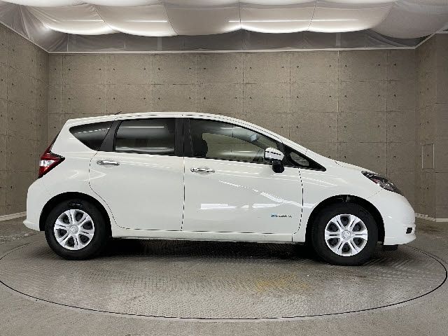 Nissan NOTE 2018-01 4170-7