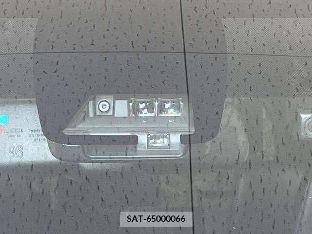 Toyota ESQUIRE 2019-04 221298-4