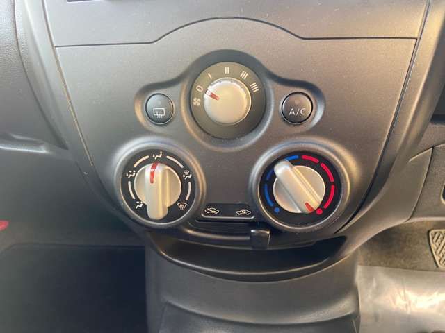 Nissan NOTE 2018-02 188928-10