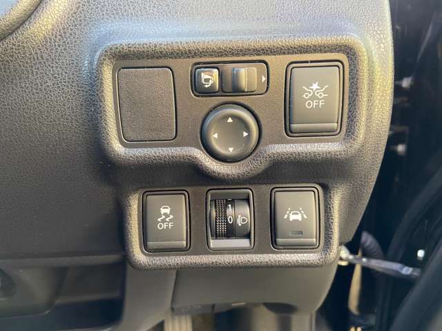 Nissan NOTE 2018-02 188928-6