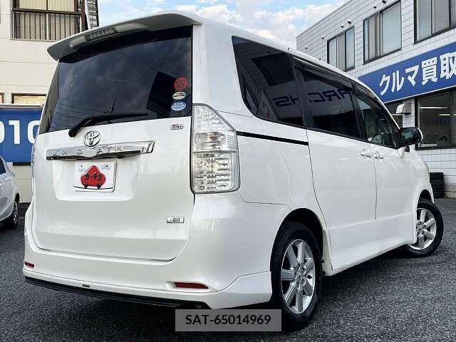 Toyota NOAH 2009-05 279503-2