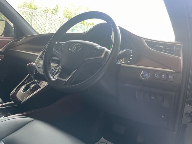 Toyota HARRIER HYBRID 2014-07 8106-8