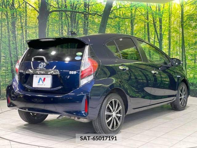 Toyota AQUA 2019-05 215287-17