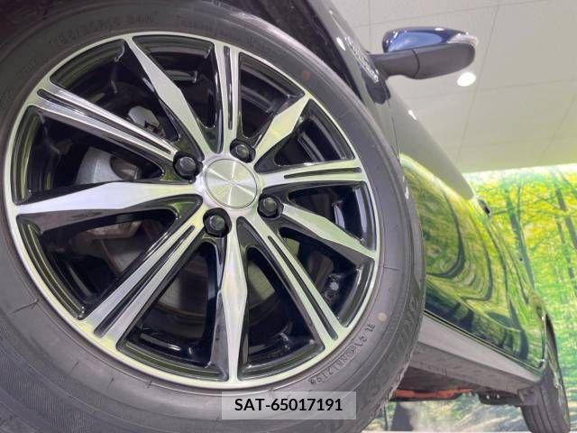 Toyota AQUA 2019-05 215287-13