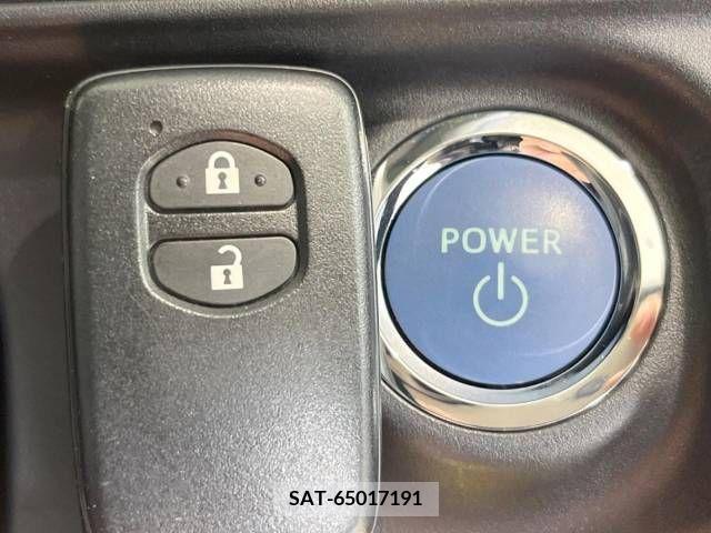 Toyota AQUA 2019-05 215287-7