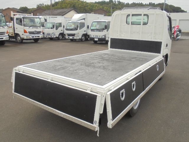 Hino DUTRO 2008-10 24906-29