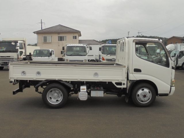 Hino DUTRO 2008-10 24906-8