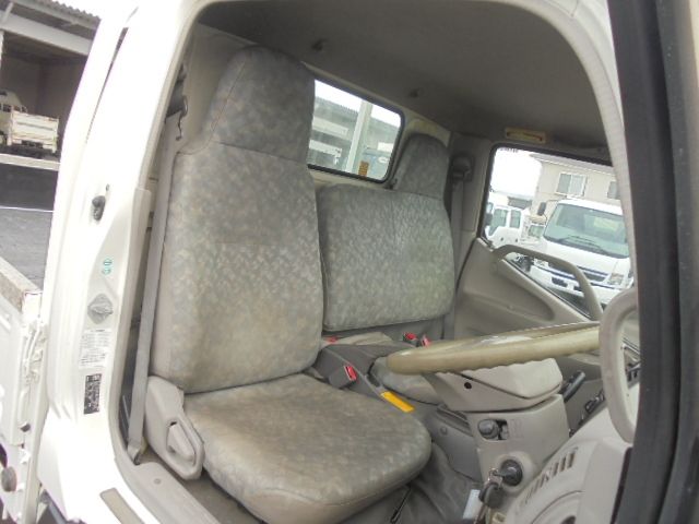 Hino DUTRO 2008-10 24906-9