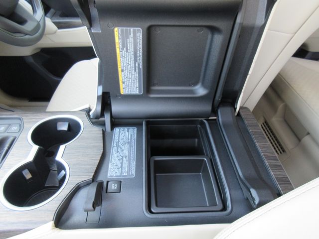 Toyota LAND CRUISER 2022-03 548-18