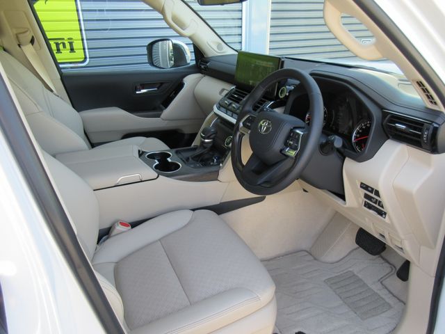 Toyota LAND CRUISER 2022-03 548-21