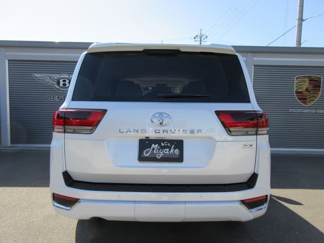 Toyota LAND CRUISER 2022-03 548-10