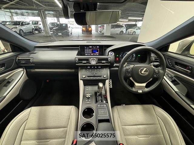 Lexus RC 2015-06 275773-1