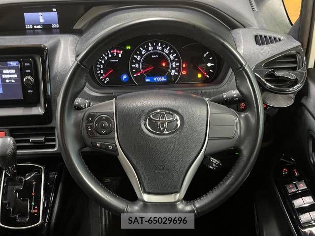 Toyota VOXY 2017-12 288894-12