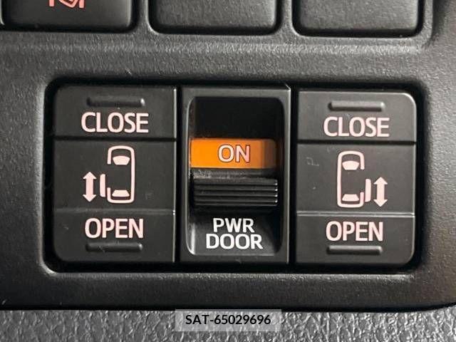Toyota VOXY 2017-12 288894-4