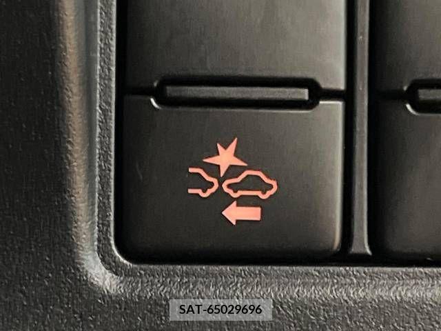 Toyota VOXY 2017-12 288894-6