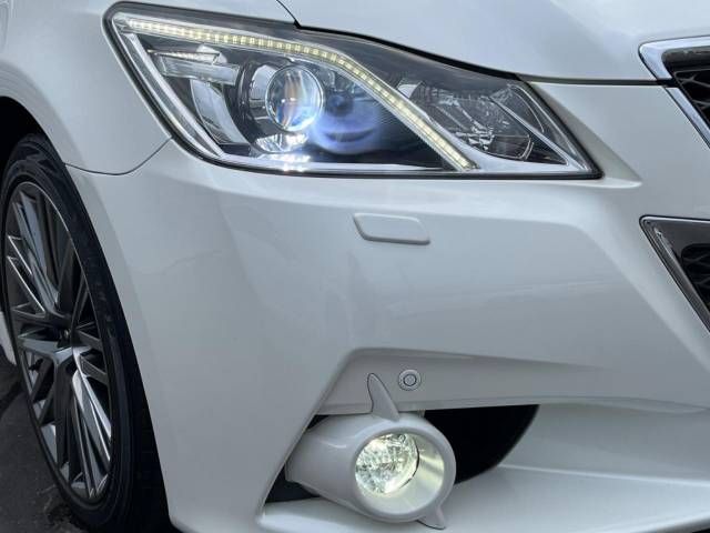 Toyota CROWN SEDAN 2013-03 11903-12