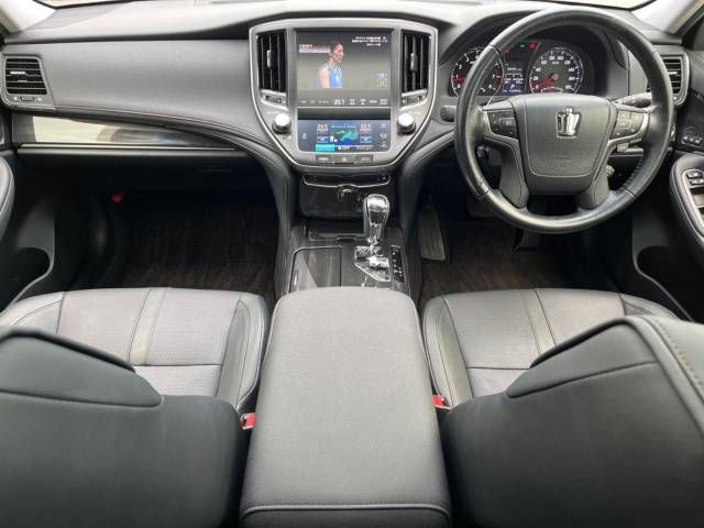 Toyota CROWN SEDAN 2013-03 11903-1