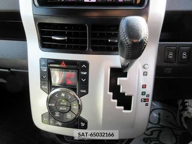 Toyota VOXY 2011-08 216308-6