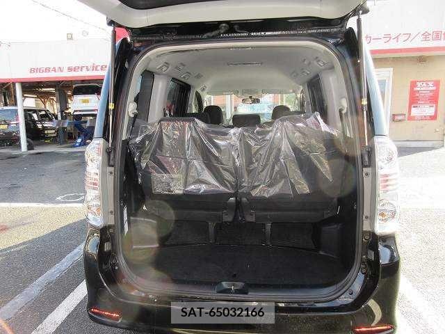 Toyota VOXY 2011-08 216308-14