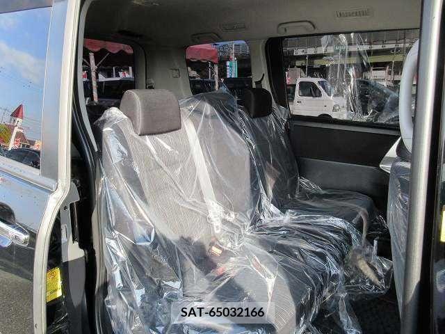 Toyota VOXY 2011-08 216308-12