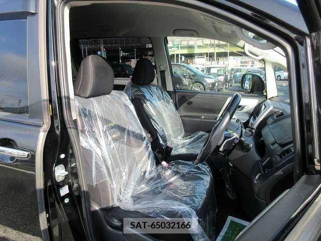 Toyota VOXY 2011-08 216308-11