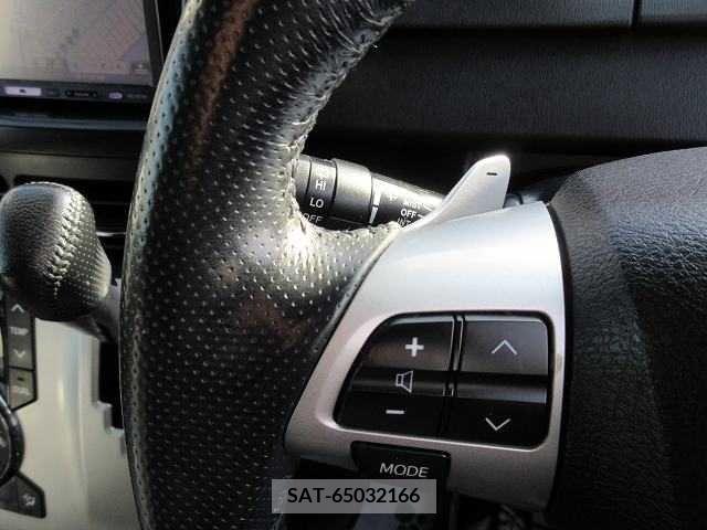 Toyota VOXY 2011-08 216308-9