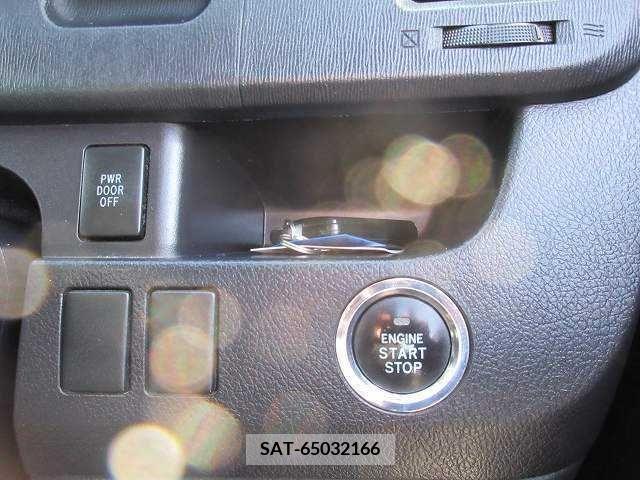 Toyota VOXY 2011-08 216308-8
