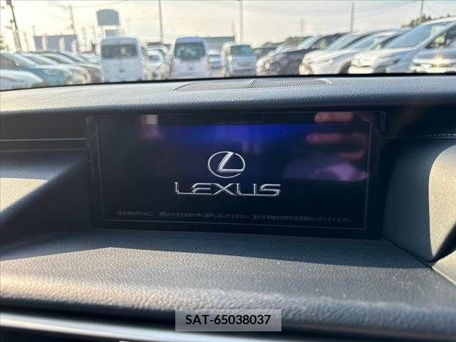 Lexus IS 2017-06 388402-2