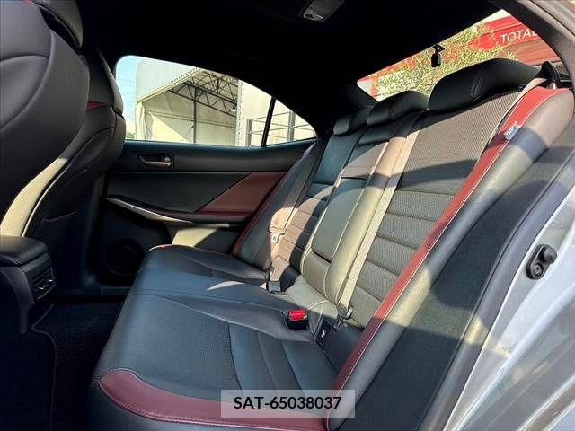 Lexus IS 2017-06 388402-17