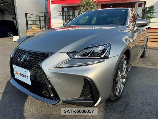 Lexus IS 2017-06 388402-9