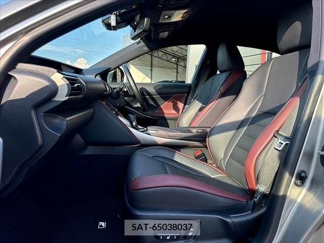 Lexus IS 2017-06 388402-16